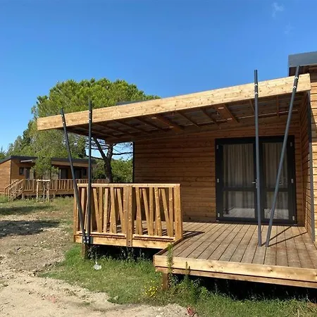 Vvf Les Sableaux A Noirmoutier ホリデーパーク Le Grand Vieil