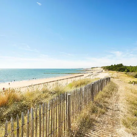 Vvf Les Sableaux A Noirmoutier ホリデーパーク Le Grand Vieil