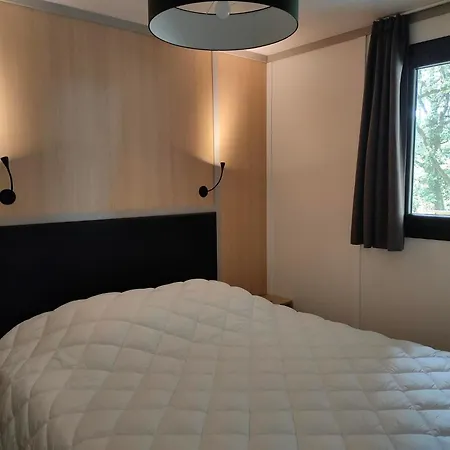 Vvf Les Sableaux A Noirmoutier ホリデーパーク Le Grand Vieil